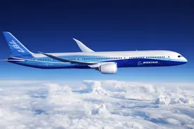 17年前，14岁“熊孩子”徒手扒飞机，万米高空奇迹生还，现在咋样图片