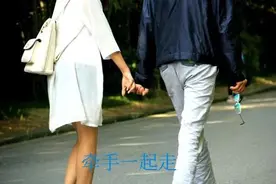 真正“相爱”的两个人在一起，会出一些不经意的动作，你知道吗？图片