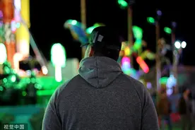 人到中年、丢掉铁饭碗，我在淘宝替“房奴”找家图片