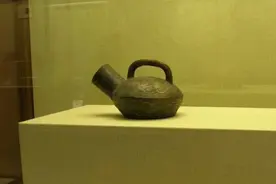 古代“夜壶”口这么小，女人怎么用？看完才知古人智慧！图片