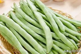 夏天，丝瓜黄瓜靠边站，多吃这种菜，营养又解馋，蒸包子鲜嫩多汁图片