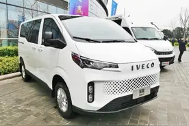 新车 | 定名“聚星” 依维柯新轻客实车亮相 竞争福特全顺 2.0T柴油机图片