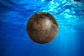 如果将1公斤重铁球，丢入大海，它沉入马里亚纳海沟要多久？图片