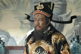 93版《包青天》主演现状：有人身家过亿，有人摆摊度日图片