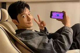 黄晓明被曝有个私生子，与女方用情侣头像，还有私人物品出现车内图片