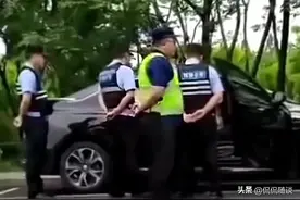 父女赖网约车超24小时后续，司机：他俩已下车，要求他们赔偿道歉图片