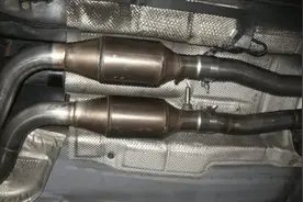 高底盘汽车更容易被盗？小偷盯上一个部件，汽车被盗后有严重危害图片