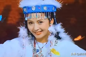 《还珠格格》中香妃和蒙丹双宿双飞，历史上真实的香妃命运如何？图片