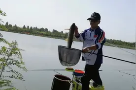 钓鱼应该准备多长的鱼竿？我建议有这三个尺寸就可以了图片