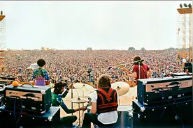 外国网友翻看老照片才知道，爹妈以前原来这么酷，这么美图片