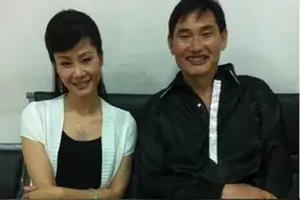 超越大衣哥、不输于文华，歌手贺七七的《发誓不再想你》太好听了图片