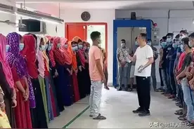 河南男子在孟加拉打工，发现当地生产力落后，5个人干一个人的活图片