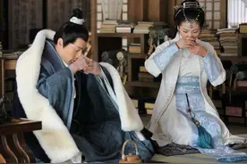 「历史文化」古人为什么要跪坐呢？因为坐着不好意思图片