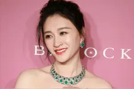 年近50却仍似少女的8位女星，各个风情万种，身材一个比一个迷人图片