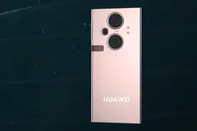 华为Mate60揭开面纱：骁龙8Gen3+双液体相机，华为再度豪横一把图片