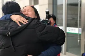 台湾综艺一姐方芳领居住证定居大陆，绿媒角度刁钻图片