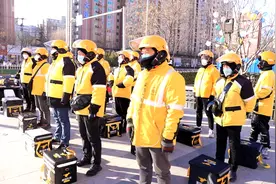 “一秒都不敢耽搁，特别紧张”，记者化身“黄骑士”，体验外卖小哥工作……图片