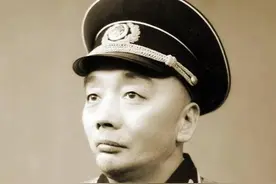 许世友跟这位将军拼酒，最后将军说：许司令不是我的对手图片