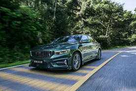 一个是大众MQB造的速腾，一个是吉利CMA造的星瑞，为何差距这么大图片