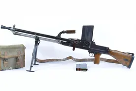 朝鲜战争中的捷克式轻机枪图片