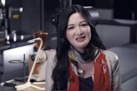 陈少霞罕见参加内地综艺，与《鹿鼎记》演员重聚，嫁富商后成阔太图片