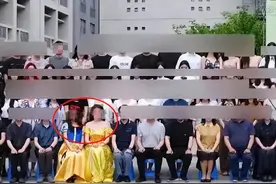 某211高校“毕业照公主”被嘲上热搜：高学历，真的不代表有文化图片