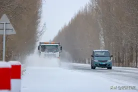 国道227线部分路段出现路面积雪，民乐公路段积极除雪保畅通图片
