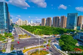 广东佛山三大富豪：身价均超2000亿，其中一个还是中国女首富图片