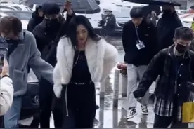 谢娜暴瘦20斤颜值回春，肤白貌美撞脸杨幂，被质疑做了医美黑科技图片