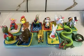 爱不释手！内江很多人都喜欢他的手艺——图片