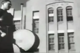 二战时期，你知道日本的熊孩子们都在学校干嘛吗？图片