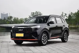 经济实用的合资SUV，配置齐全又耐用，颜值不赖，带你看起亚智跑图片