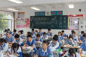 高考出题人在出题后藏在哪？说出来别不信，学生：日子并不好过图片