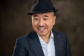 王小利：与前妻结婚7年离婚，再婚娶李琳为妻，如今苦尽甘来图片