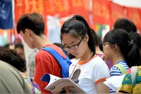 新疆大学和石河子大学怎么样？近年内地报考的考生，在逐年增多图片