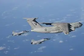 巴铁公海上空展示空中加油，目标剑指印度，购买运油20可提升战力图片