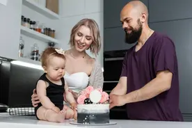 被誉为地表最能生育父亲！曾交往数百名美女！生有800多个孩子图片