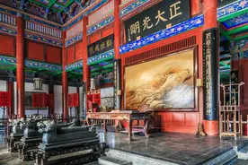 不盼“微服私访”的恩赐，只需民情视察常态化，官民一家亲图片