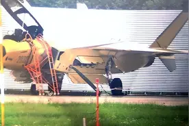 美专家：中国加速打造双座歼20，第2架原型机开主侧弹舱预热起飞图片