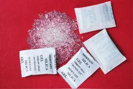 千万别扔零食袋里的干燥剂！原来这么有用！后悔白扔了这么多年图片