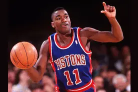 魔术师评历史最强五人组，詹皇科比无缘，网友：这阵容能82胜0负图片