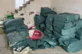 非法制造假冒名牌洗衣粉包装袋，警方一举捣毁两个窝点图片