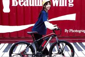 这3款轻便电动自行车，助力续航都能跑300公里，没电也能继续骑行图片