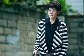 无儿无女的潘虹：离婚后说最爱前夫，我看到了一个68岁女人的悲哀图片