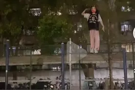 对话“杠上敬礼”走红的女大学生：曾是国家女子体操队队长，喜欢跑酷、打王者图片