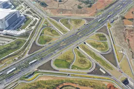 成都东西城市轴线东安新城段快速通道已形成，汽车城大道、绕城高速、五环路3处立交节点顺利完成改造工作图片