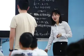 教师和医生虽然同样是事业编，但工作多年后才发觉，差距不是一点图片