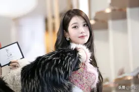 扒完几百张照片，才知道张元英偷偷缩掉了半张脸？？图片