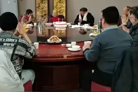 伺候父母是最考验姊妹亲情的时候图片