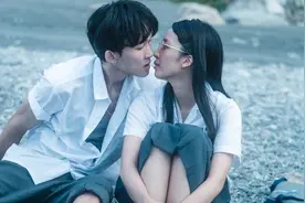 《小蓝》警惕 乖乖女再前进一步便是不良少女 家人的陪伴不容忽视图片